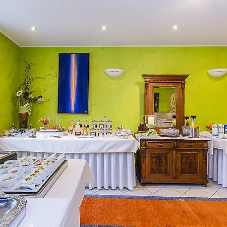 Moser - Garni Am (adults Only)